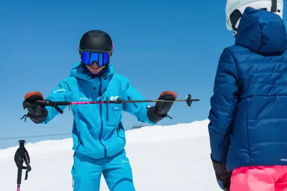 Private ski lessons with ESi